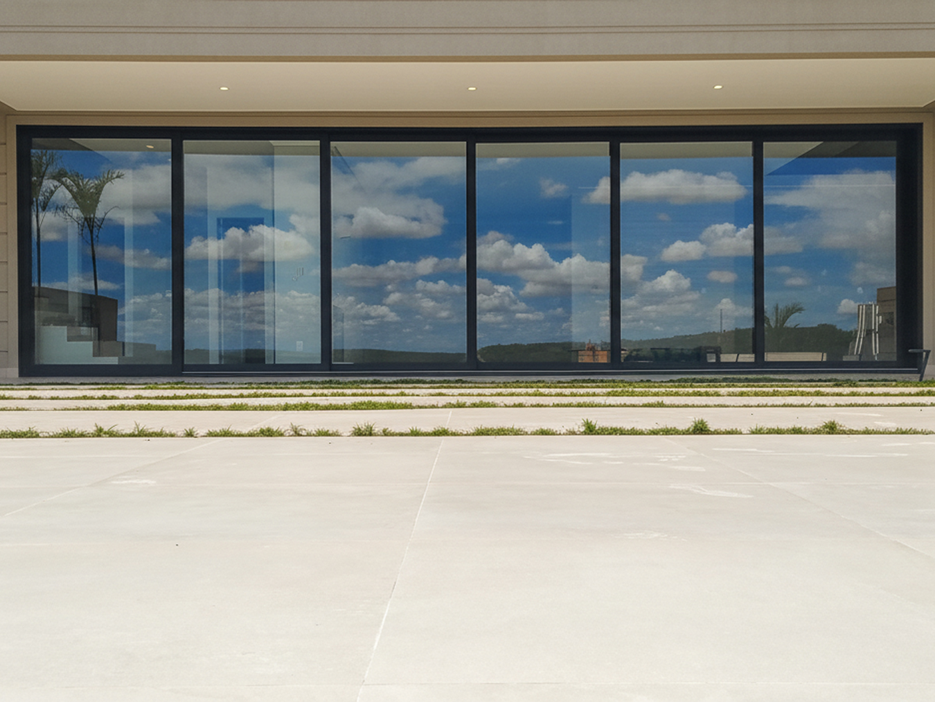 Esquadrias residenciais Guaracal esidência alto padrão - esquadrias Guaracal