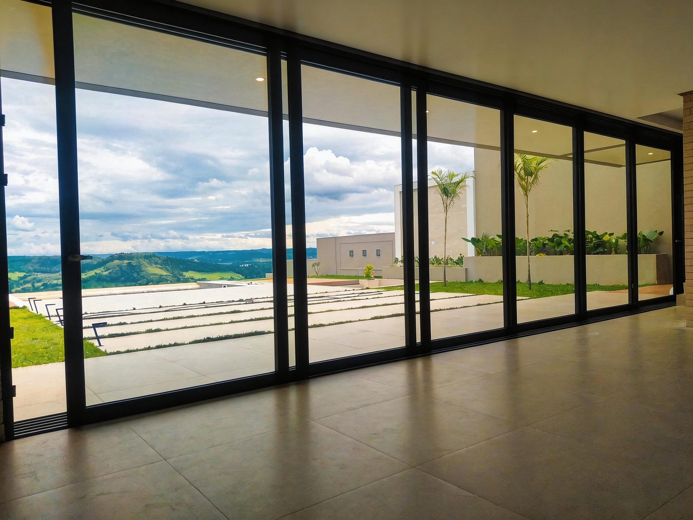 Esquadrias residenciais Guaracal esidência alto padrão - esquadrias Guaracal