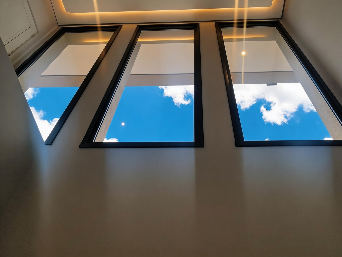 Esquadrias residenciais Guaracal esidência alto padrão - esquadrias Guaracal