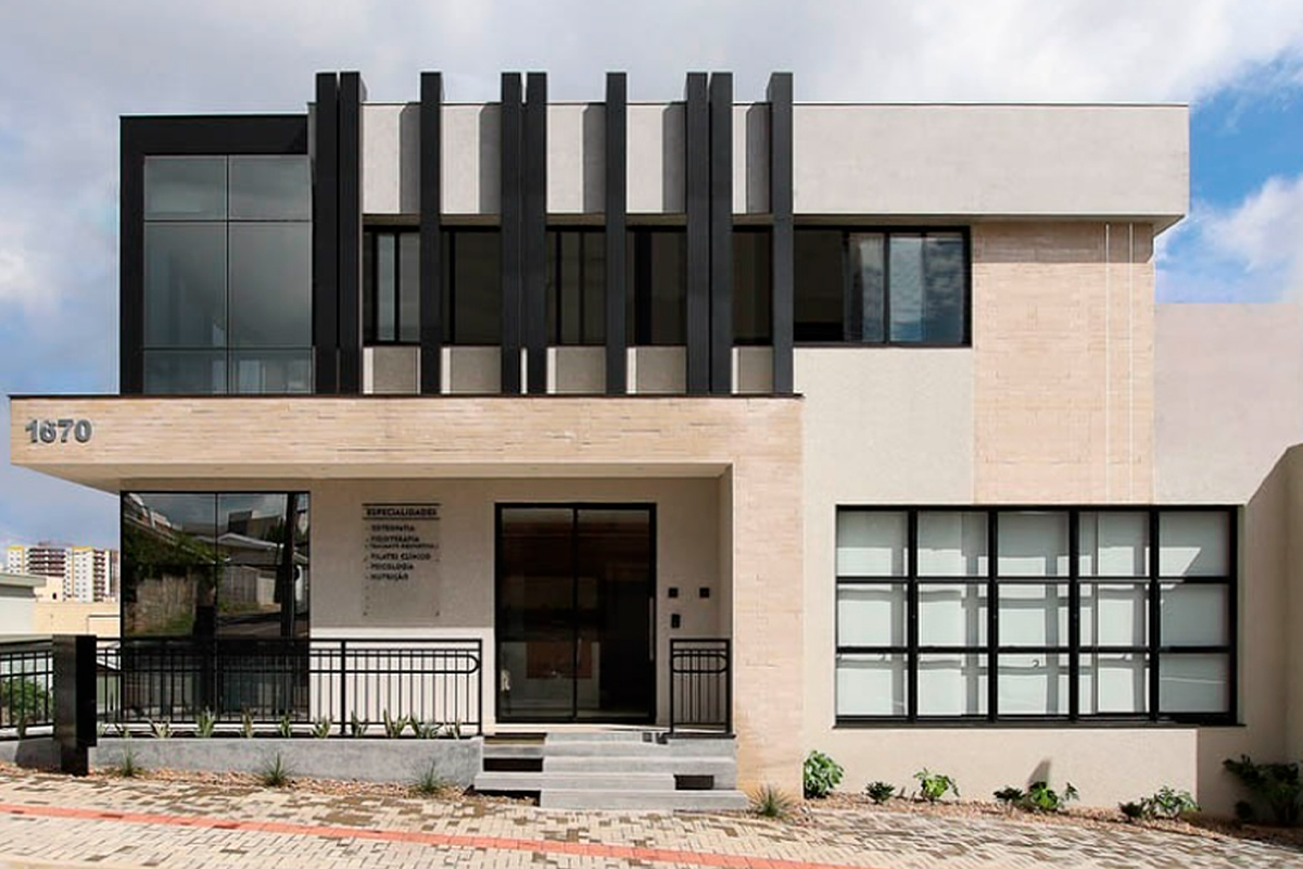 Clínica São Rafael – Esquadrias Linha Grid e Pele de Vidro Clínica São Rafael – Esquadrias Linha Grid e Pele de Vidro