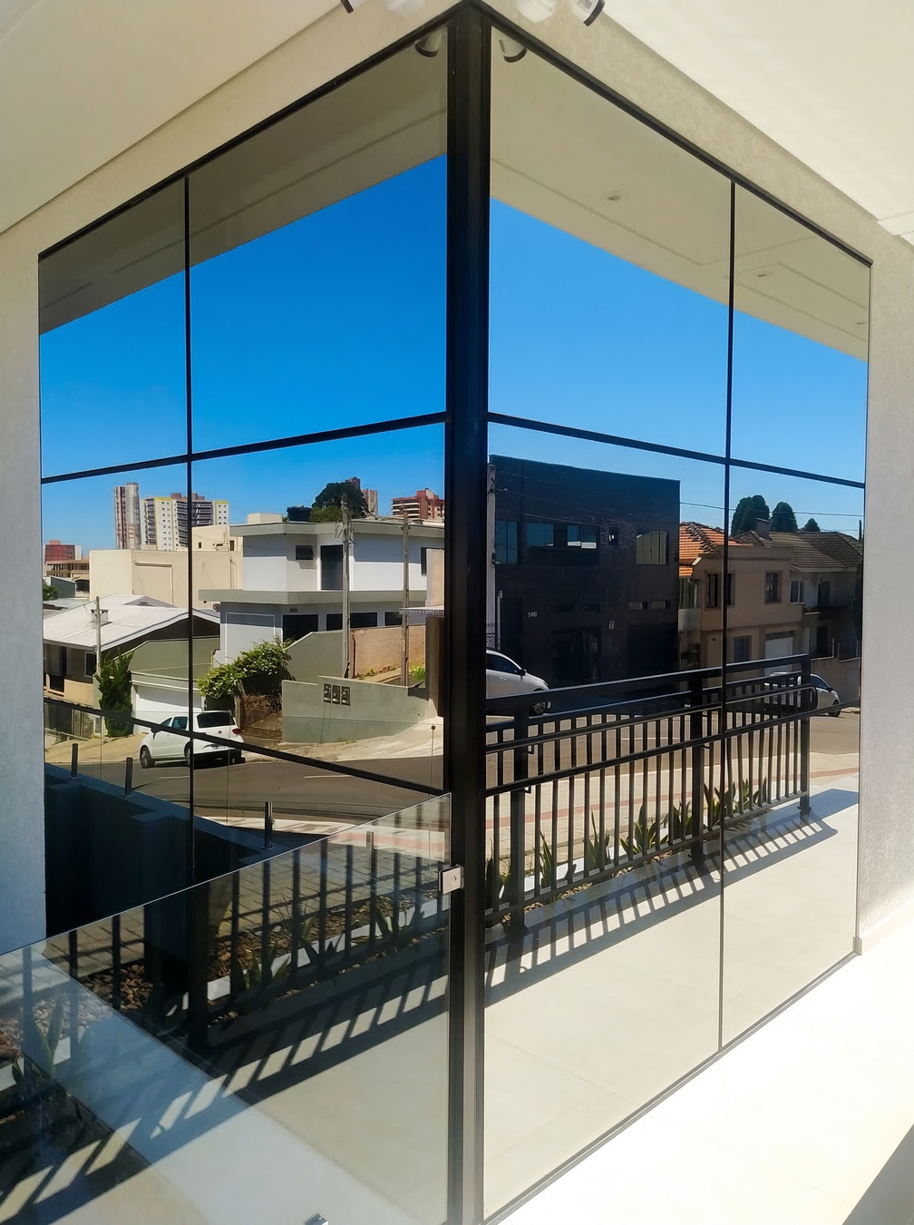 esidência alto padrão - esquadrias Guaracal